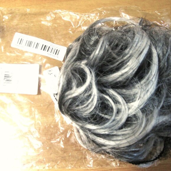 Elegant Women's 8-Inch Silvey Gray Drawstring Messy Bun Chignon Extension - Picture 8 of 8